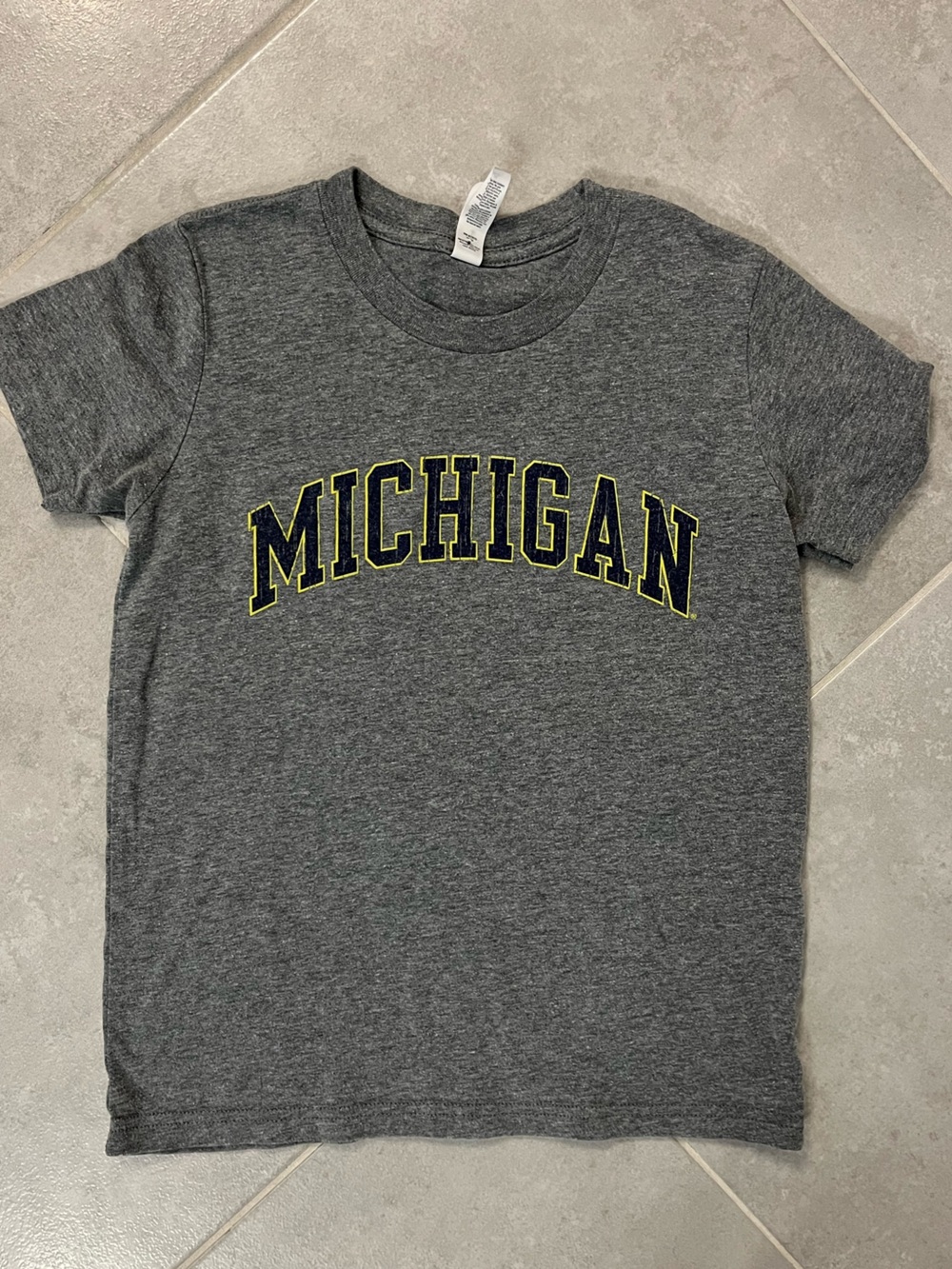 Girls University of Michigan t-shirt. Girls size medium 10-12.